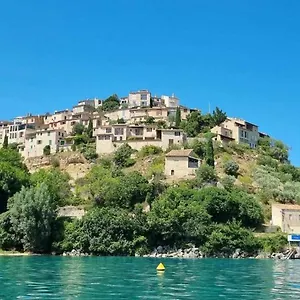 https://studio-cosy-prs-du-lac.fr-provencehotel.com